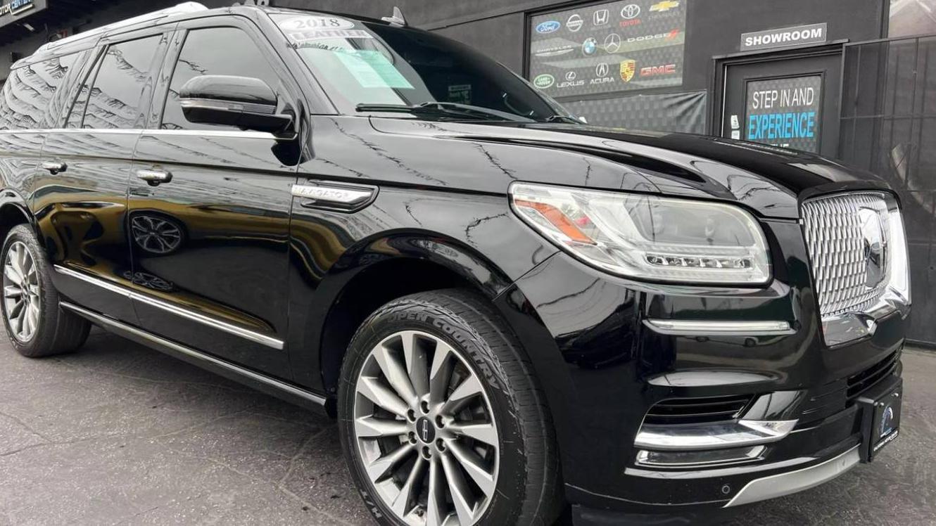 LINCOLN NAVIGATOR L 2018 5LMJJ3HT0JEL12334 image